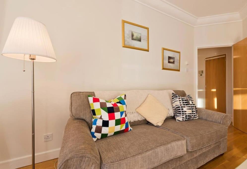 Luxury Apartment In D1 Dublin Ngoại thất bức ảnh